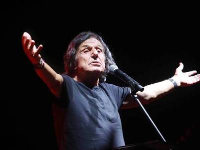 Βασίλης Παπακωνσταντίνου: “Είμαι καλά και αναρρώνω στο σπίτι”