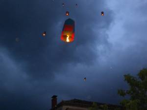 Κίνδυνος πυρκαγιάς από αερόστατα