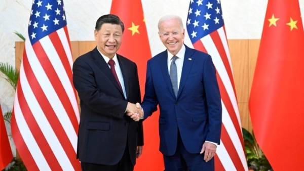 Συμφωνία ΗΠΑ-Κίνας για συνάντηση κορυφής των Μπάιντεν και Σι στα μέσα Νοεμβρίου