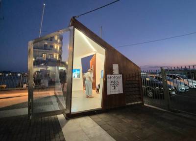 Καλαμάτα: Σε καθημερινή λειτουργία και το τουριστικό info point στο λιμάνι της