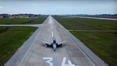 Ερευνες με εναέρια και πλωτά μέσα για τον πιλότο του Ρhantom (βίντεο)