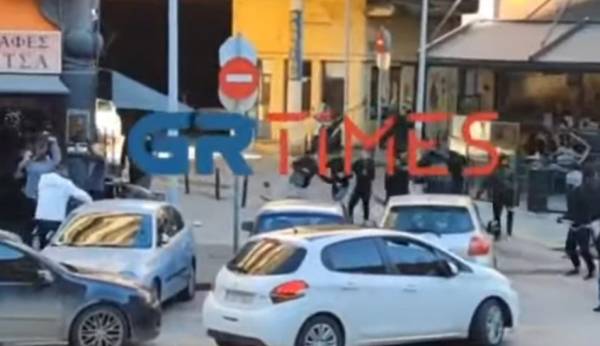 Θεσσαλονίκη: Ρομά τα έκαναν γυαλιά καρφιά έξω από τα δικαστήρια (Βίντεο)