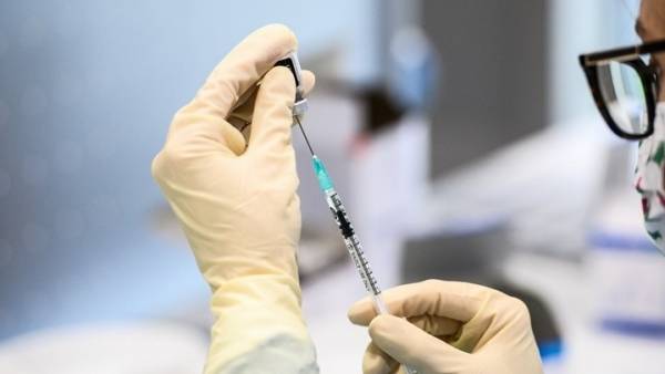 Ξεκίνησε ο εμβολιασμός των υγειονομικών στη Ζάκυνθο
