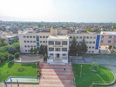 Θεσμική διολίσθηση της αυτοδιοίκησης