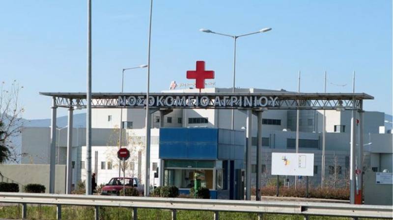 Στο νοσοκομείο Αγρινίου νοσηλεύεται σοβαρά τραυματισμένος ένας 16χρονος που έπεσε από τον τρίτο όροφο πολυκατοικίας στο Μεσολόγγι