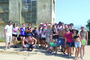  Εθελοντές καθάρισαν την παραλία στο Διβάρι 