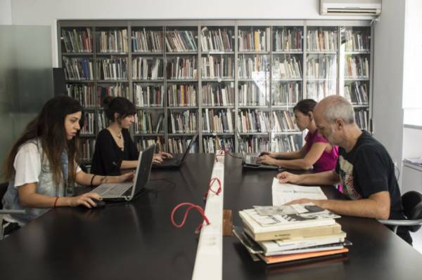 Δωρεά 1.000 βιβλίων στο Εικαστικό Εργαστήρι του Δήμου Καλαμάτας