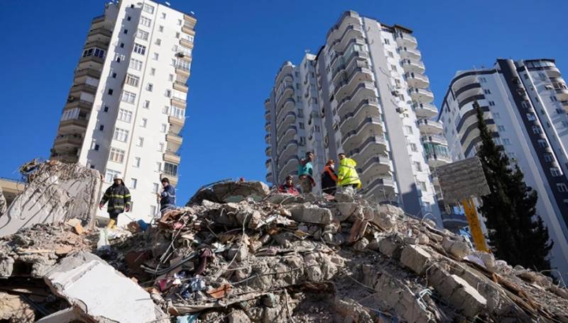 Ξεπέρασαν τους 48.000 οι νεκροί από τους σεισμούς στην Τουρκία: Οι Αρχές προσπαθούν να στήσουν πόλεις από κοντέινερ