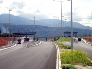 Μέσα στο καλοκαίρι παραδίδονται τμήματα του αυτοκινητόδρομου με παράκαμψη Παραδείσια - Τσακώνα  (βίντεο)