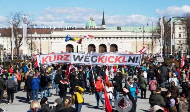 Αυστρία: Μεγάλη διαδήλωση στη Βιέννη κατά των περιοριστικών μέτρων