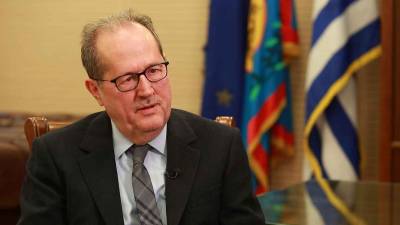 Νίκας προς Τατούλη: &quot;Συνομήλικέ μου Πέτρο, ούτε κουρασμένος αισθάνομαι ούτε μεθυσμένος (!) είμαι&quot;