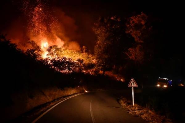 Πορτογαλία: Για 7η μέρα καίγεται εθνικός δρυμός
