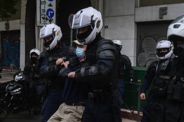 Τι λέει το υπουργείο Προστασίας του Πολίτη για τα επεισόδια στο κέντρο της Αθήνας (βίντεο)