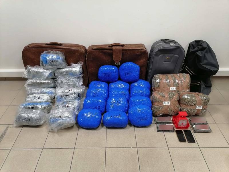 Κατασχέθηκαν πάνω από 38 κιλά χασίς και 2 κιλά ηρωίνης - 3 συλλήψεις (φωτογραφίες)