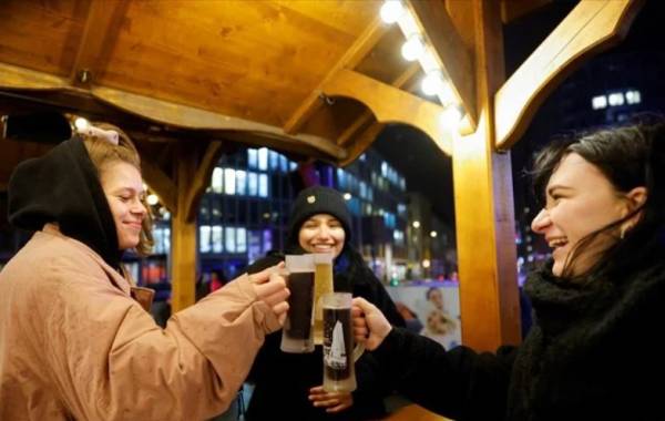 Γερμανία: Φαγητό ελεύθερα σε εστιατόριο σε όσους έχουν κάνει τρίτη δόση