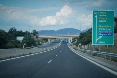 Ετρεχε με… 200 και προκάλεσε ατύχημα στον αυτοκινητόδρομο