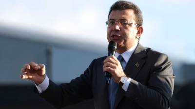 Δικαστήριο εξέδωσε ένταλμα σύλληψης εις βάρος του φυλακισμένου δημάρχου της Κωνσταντινούπολης για «πολιτική κατασκοπεία»