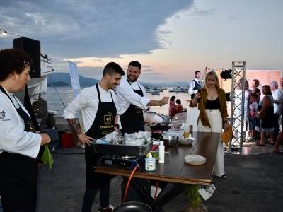 Γαστρονομική εμπειρία για πλήθος επισκεπτών στην Κορώνη