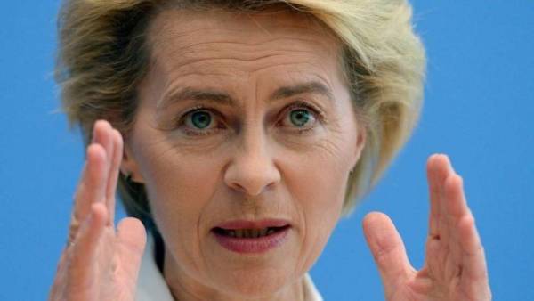 Γερμανίδα υπουργός Άμυνας: Φωτεινό παράδειγμα η Συμφωνία των Πρεσπών