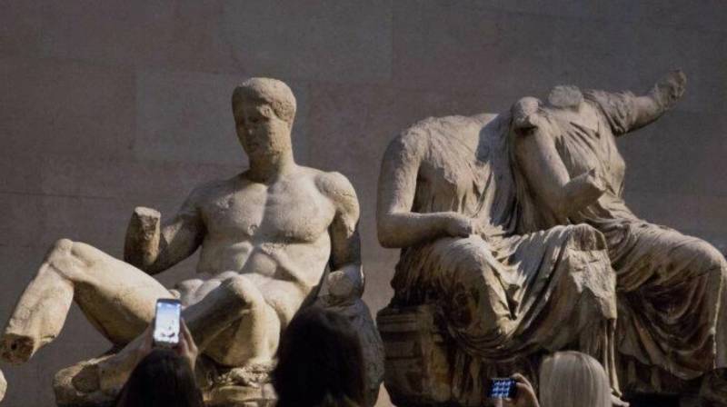 Γλυπτά του Παρθενώνα: «Παγκόσμιο αίτημα η επανένωση», λέει ο γενικός διευθυντής του Μουσείου Ακρόπολης