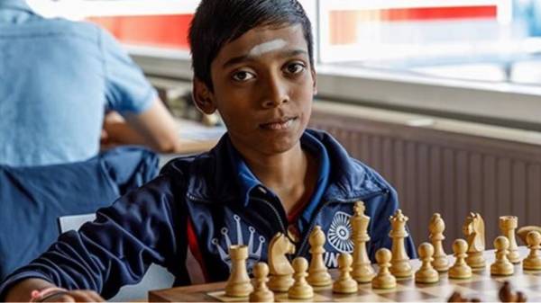 Ένα 12χρονο παιδί - θαύμα από την Ινδία έγινε διεθνής γκραν μετρ στο σκάκι