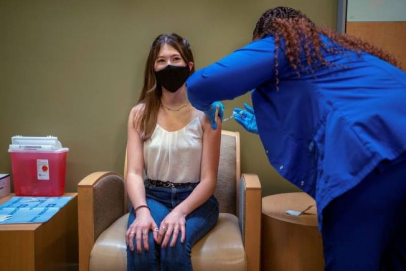 Ξεκινούν οι εμβολιασμοί εφήβων 12-15 ετών κατά της Covid-19 στην Ιταλία