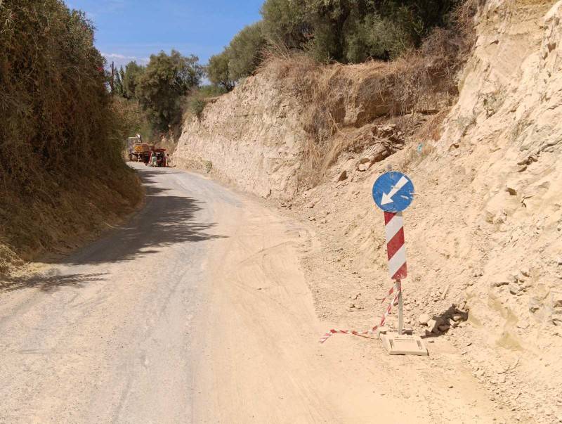 Σε εκκρεμότητα η παρέμβαση στον δρόμο προς Καλλιθέα
