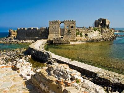 Εκθεση έργων του Ε. Γαβριήλ στο Πολιτιστικό Κέντρο Μεθώνης