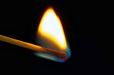 17χρονη τσιγγάνα έβαζε φωτιές στον Μελιγαλά