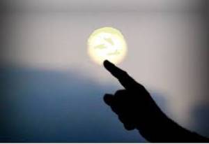 «Ο σοφός δείχνει το φεγγάρι κι ο χαζός κοιτάει το δάχτυλο»