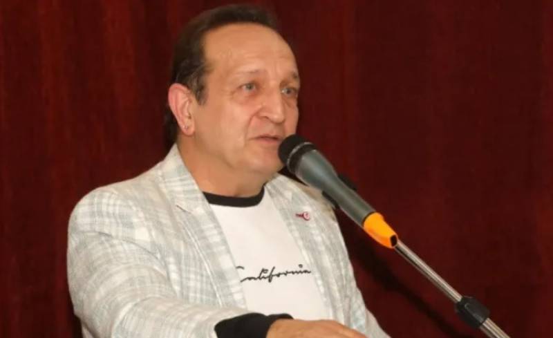 Μπιμπίλας για Οικονομόπουλο: «Από πότε οι ετερόφυλοι θα ορίζουν τις ζωές των ομοφυλόφιλων ανθρώπων;»