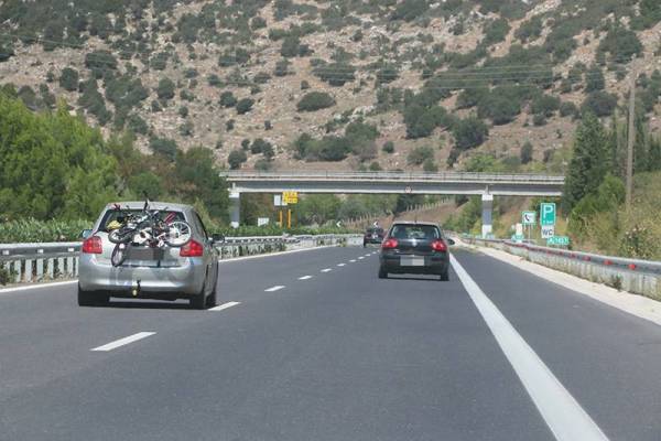 Απαγόρευση κυκλοφορίας φορτηγών στον αυτοκινητόδρομο λόγω των εορτών