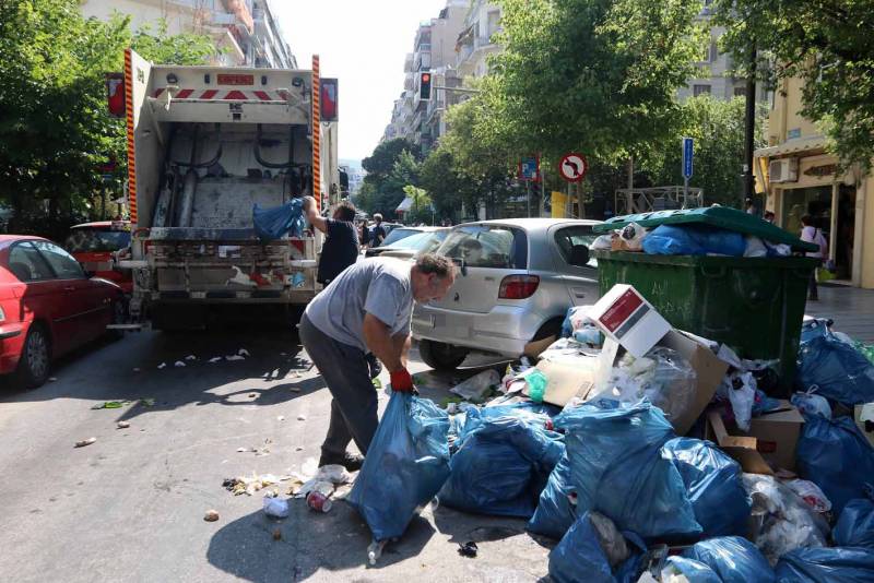 135 τόνοι σκουπιδιών μαζεύτηκαν από το κέντρο της Θεσσαλονίκης την Τσικνοπέμπτη