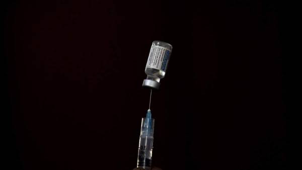 New York Times: Αναστέλλει την παραγωγή του εμβολίου κατά του κορονοϊού η Johnson &amp; Johnson