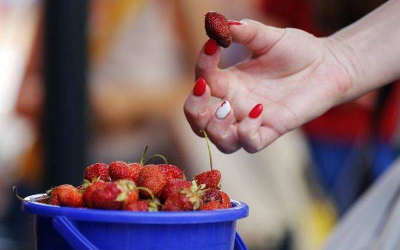 Επεκτείνεται και στη Νέα Ζηλανδία η απειλή με τις βελόνες μέσα σε φράουλες