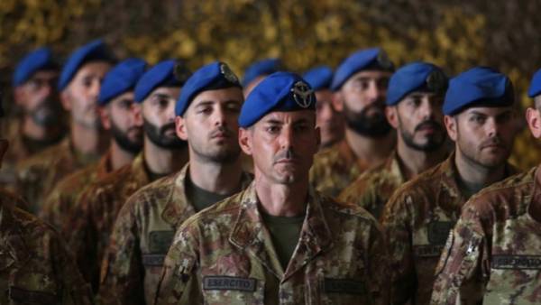 Η Ιταλία φέρεται να εξετάζει το ενδεχόμενο να αποσύρει τους στρατιώτες της από το Αφγανιστάν