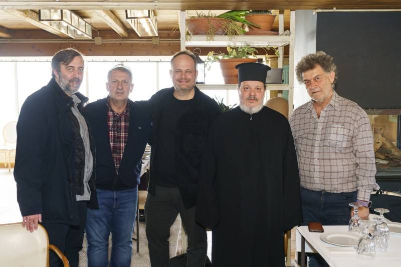 Η πίτα της Ενωσης Επαγγελματιών Καλλιτεχνών Φωτογράφων