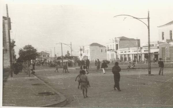 Η κεντρική πλατεία το Σεπτέμβριο του 1944