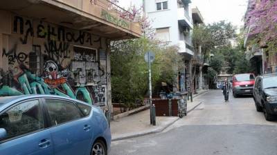 Γερουλάνος, Ηλιόπουλος, Μπακογιάννης καταγγέλλουν την επίθεση στα Εξάρχεια