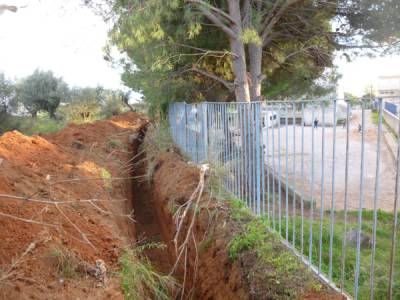 Συρμάτινο τείχος για τους τσιγγάνους