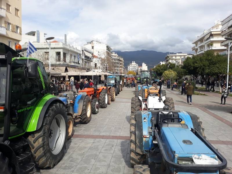 Κινητοποίηση αγροτών με τρακτέρ στην Καλαμάτα