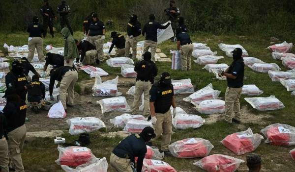 Ονδούρα: Οι αρχές κατέστρεψαν περισσότερους από 3,3 τόνους κοκαΐνης