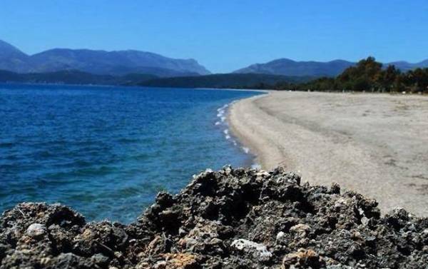 Ανατολική Μάνη: Εθελοντικός καθαρισμός της παραλίας Μαυροβουνίου στο Γύθειο