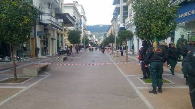 Καλαμάτα: Αποκλεισμός του πεζοδρόμου Αριστομένους λόγω επικίνδυνης τζαμαρίας