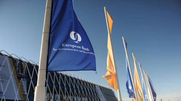 Reuters: Ξεπαγώνει η βοήθεια της Ευρωπαϊκής Τράπεζας Ανασυγκρότησης για την Ελλάδα