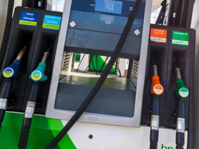 Πετρέλαιο: Εν αναμονή της εξειδίκευσης των μέτρων για τη συγκράτηση των τιμών – Στο θέμα του ΕΦΚ επανήλθε ο Πρωθυπουργός