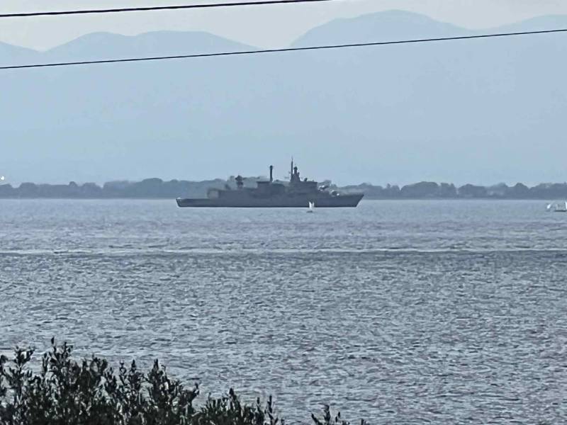 Στα ανοιχτά της Καλαμάτας η φρεγάτα “Αδρίας”