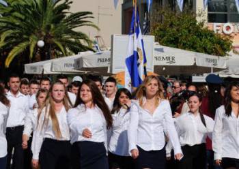 Ευχές στα... γαλλικά αντάλλαξαν οι επίσημοι στο Αργοστόλι (βίντεο)