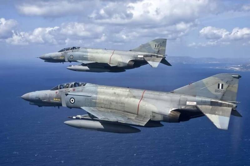 Αεροπορική επίδειξη σήμερα σε λιμάνι Πύλου και Τριφυλία