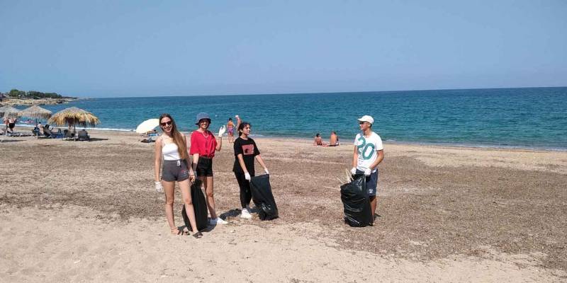 Καθάρισαν την παραλία Αϊ - Λαγούδη στην Κυπαρισσία